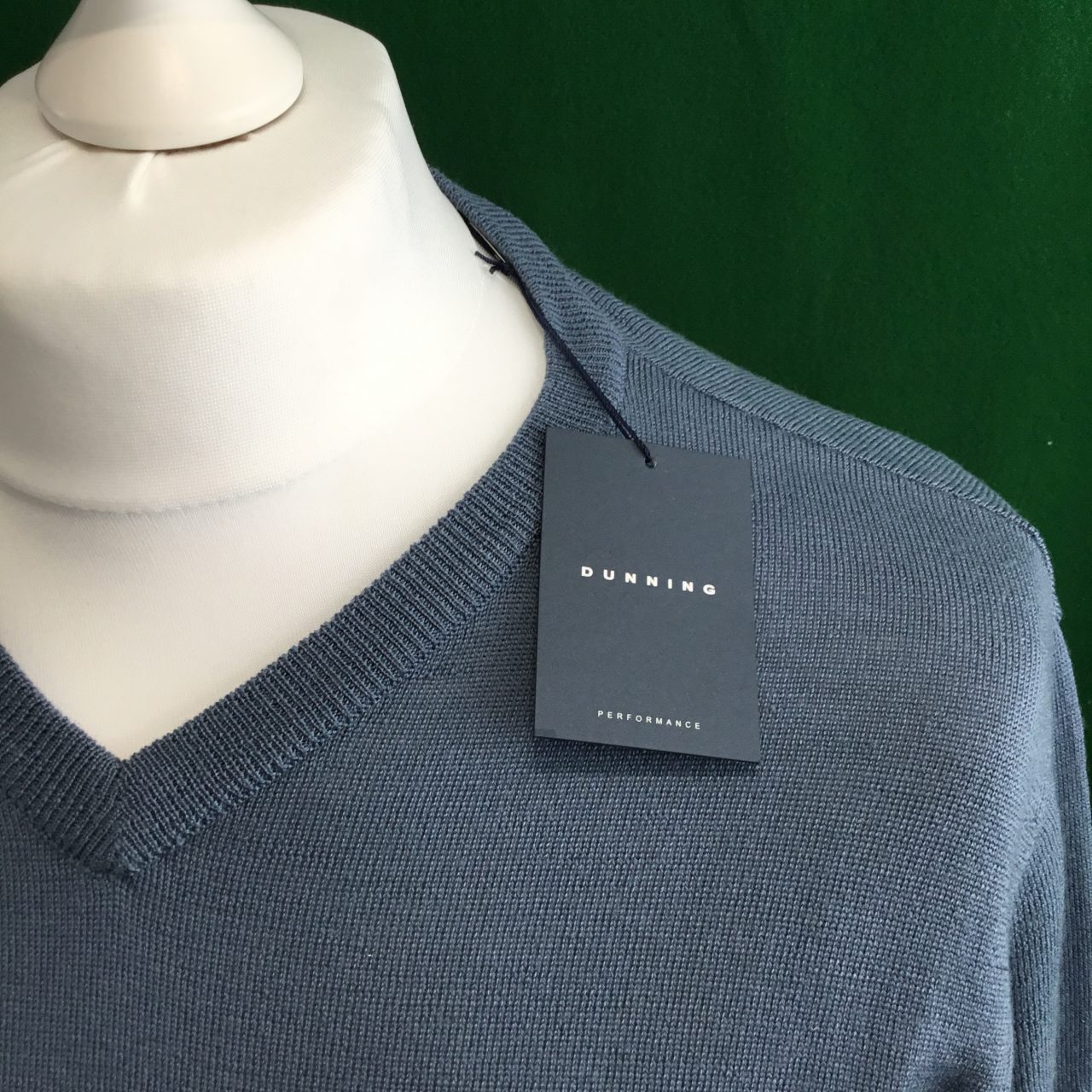 Mens Dunning Merino Wool V-Neck Sweater - Small 40-42" - Image 4