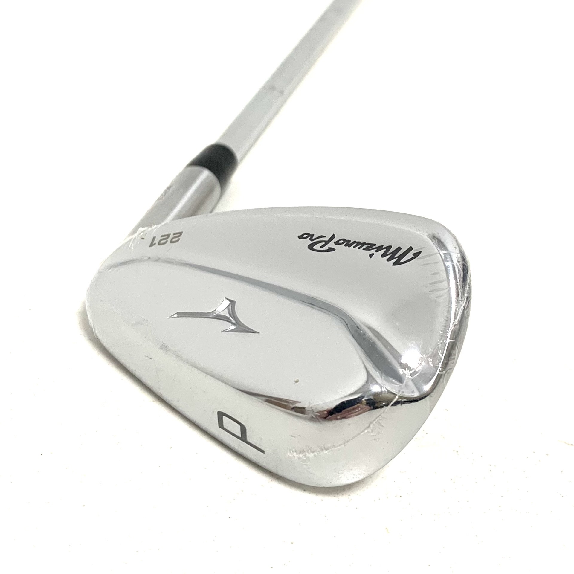 Mizuno Pro 221 Pitching Wedge - Dynamic Gold DST 98 R300 Regular Flex shaft