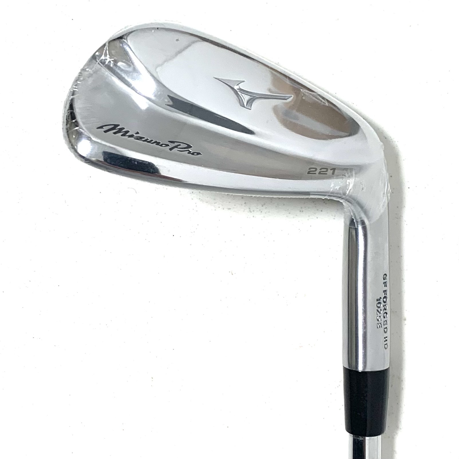 Mizuno Pro 221 Pitching Wedge - Dynamic Gold DST 98 R300 Regular Flex shaft - Image 2