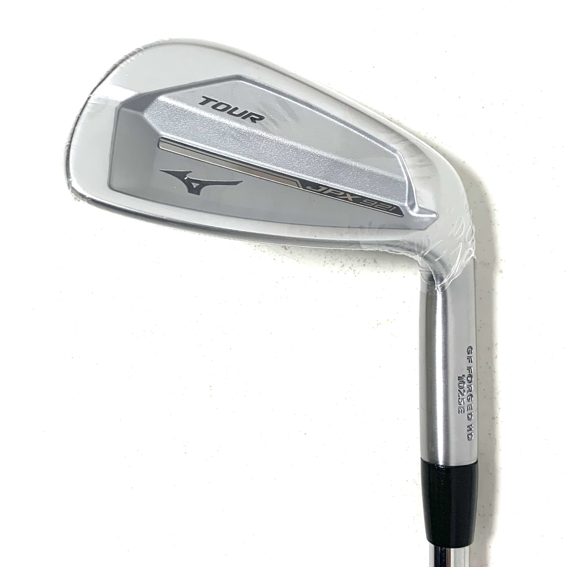 Mizuno JPX 921 Tour Pitching Wedge - Dynamic Gold DST 98 R300 Regular Flex Shaft - Image 2