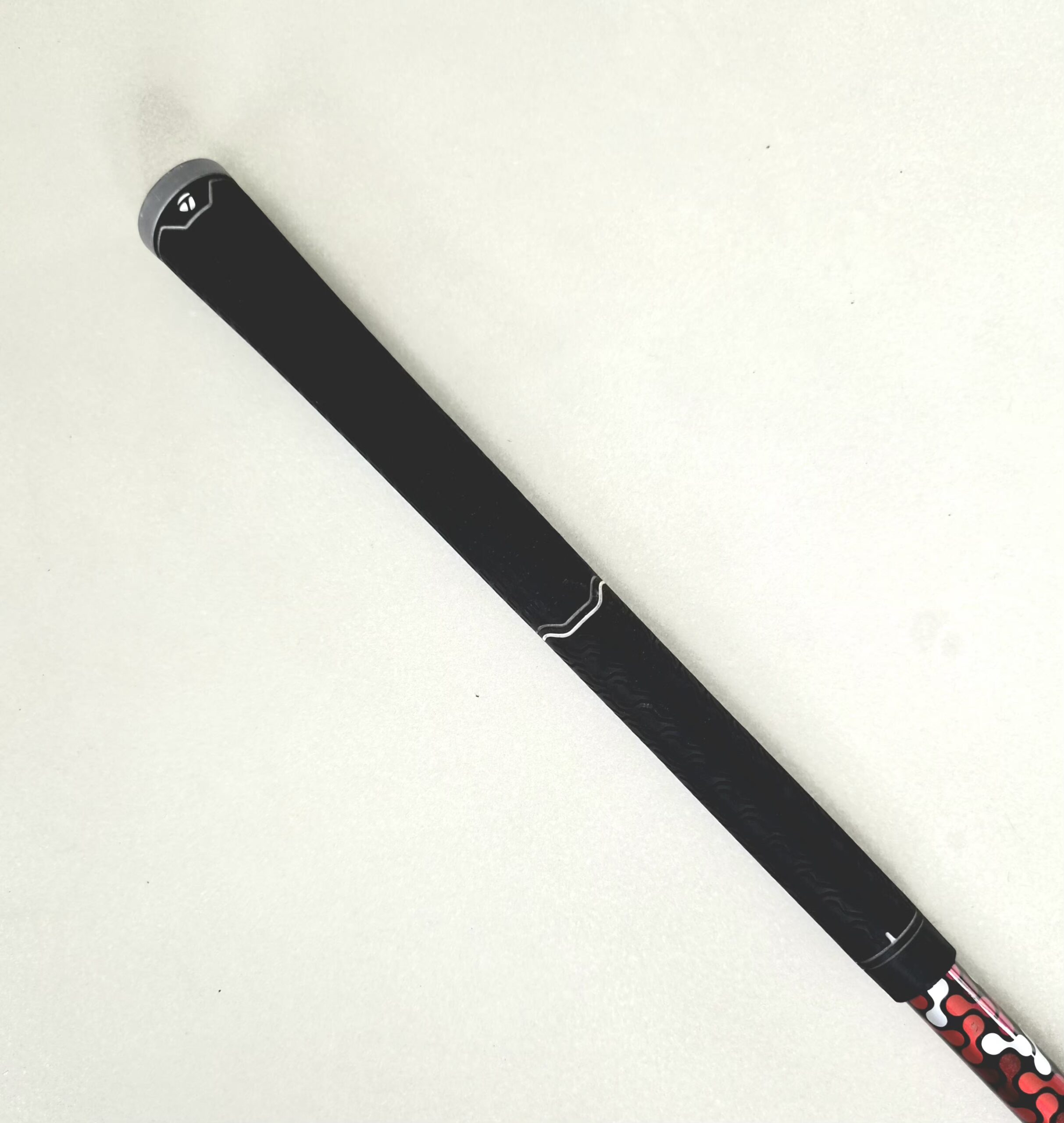 Fujikura Atmos Red 5 Regular Flex Driver Golf Shaft - TaylorMade Adapter - Image 2